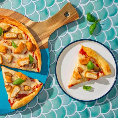 PLANT-BASED CHICK'N PARMESAN PIZZA