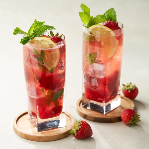 STRAWBERRY LEMONADE SPRITZ 