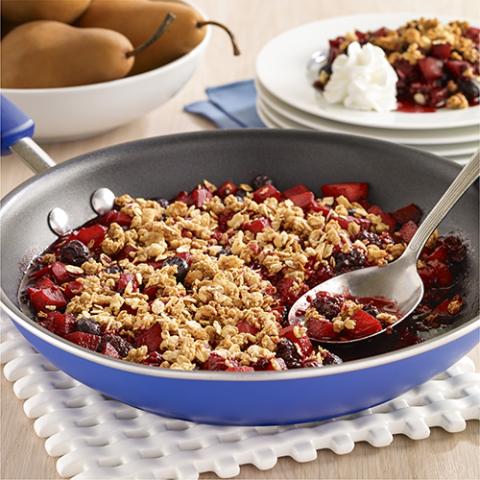 SKILLET FRUIT CRISP WITH GLUTEN FREE GRANOLA 