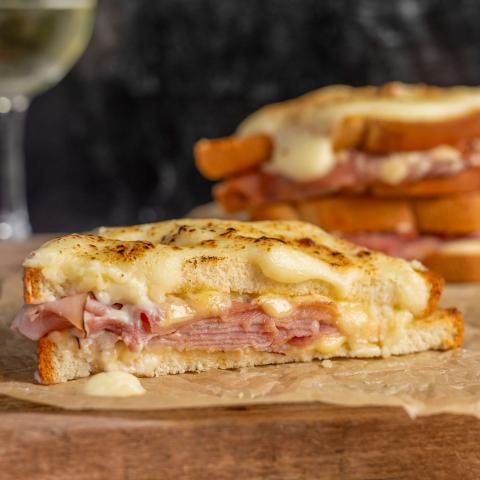 CROQUE MONSIEUR OR CROQUE MADAME