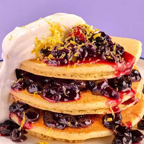 BLUEBERRY LEMON PANCAKES WITH VANILLA SWEET FOAM