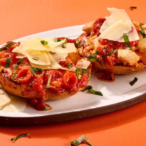 GLUTEN-FREE PIZZA BAGELS