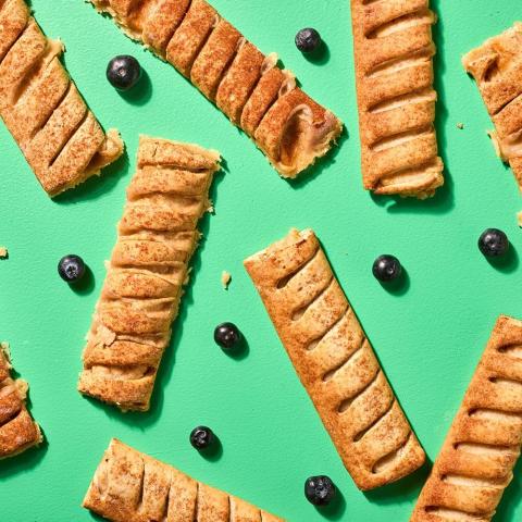BLUEBERRY AND CREAM CHEESE DIPPERS