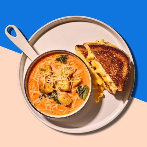 FIRE-ROASTED TOMATO SOUP AND GRILLED MAC AND CHEESE