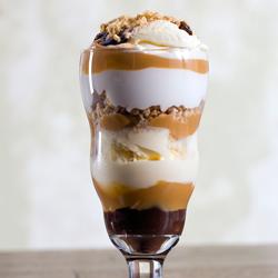 PEANUT BUTTER & CHOCOLATE S'MORE PARFAIT