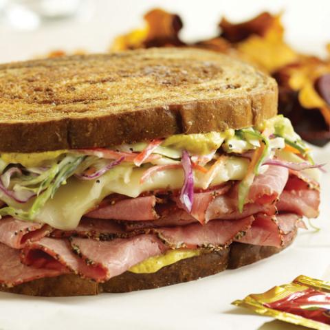 NY DELI PASTRAMI SANDWICH