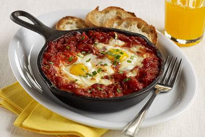 MEDITERRANEAN SHIRRED EGGS