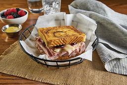 VERY CHERRY SANDWICH