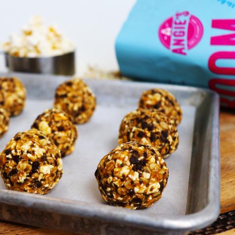 POPCORN ENERGY BALLS