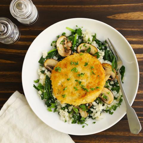 CRABLESS CAKE WITH CAULIFLOWER RISOTTO AND CARMELIZED MUSHROOMS